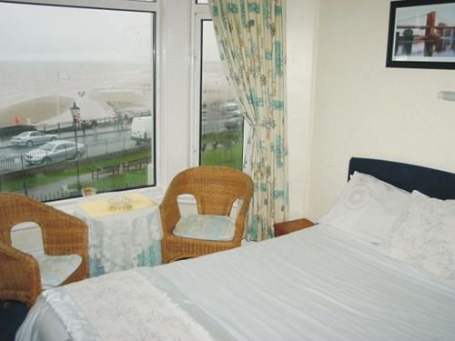 Pembroke B And B Guest Accomodation Bridlington Extérieur photo
